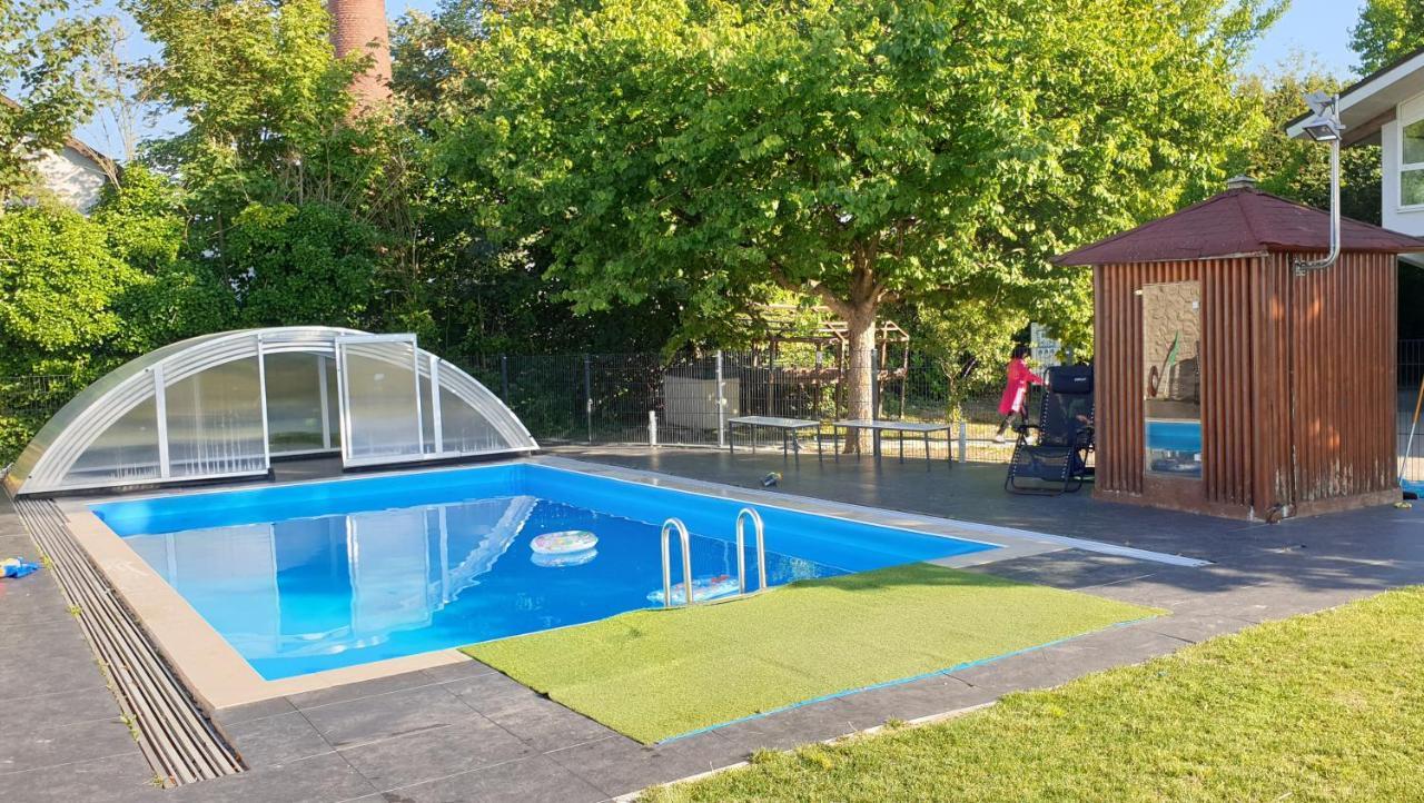Fafa Home With Pool Essen Exterior foto